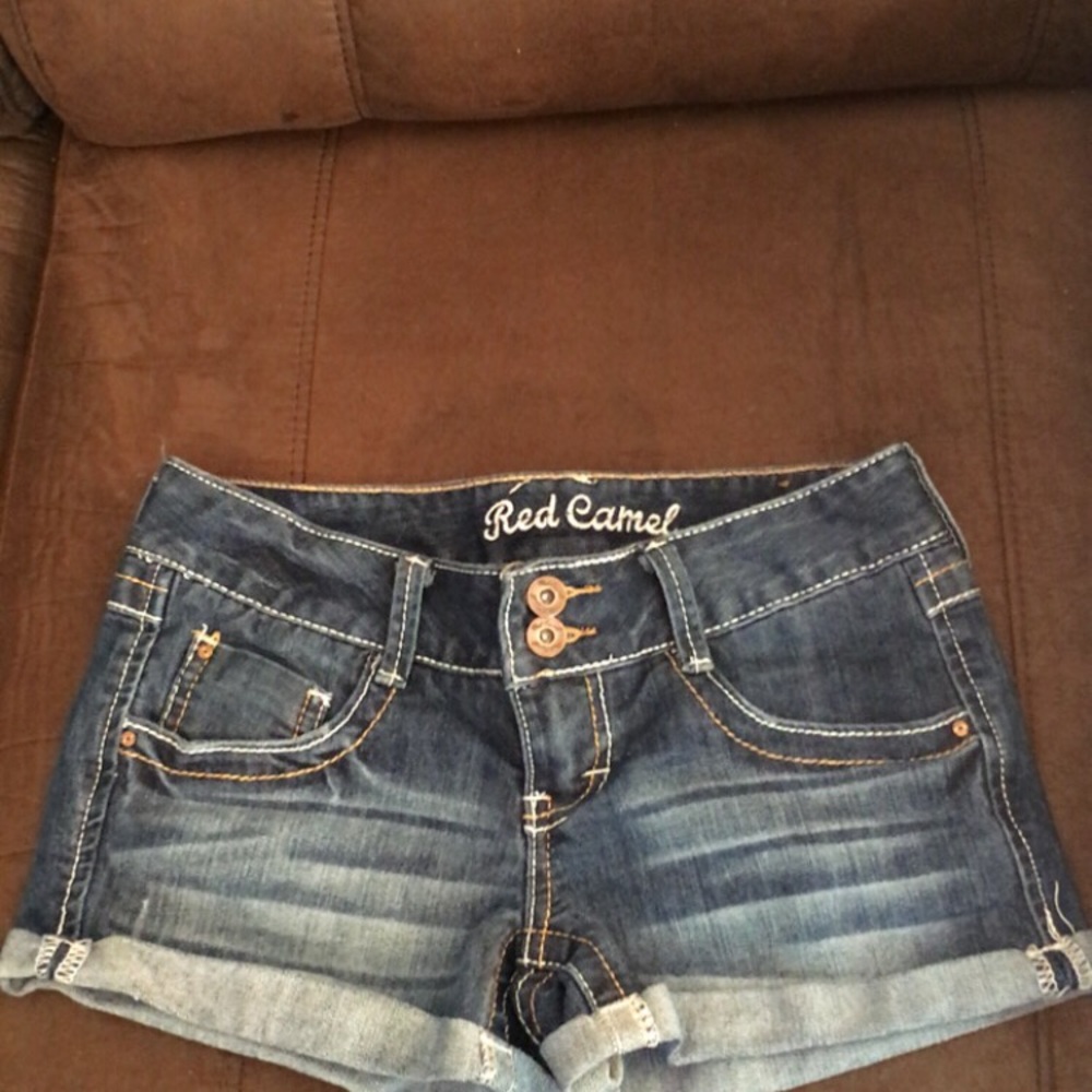 💥2/$6 or 3/$10💥 Red camel shorts